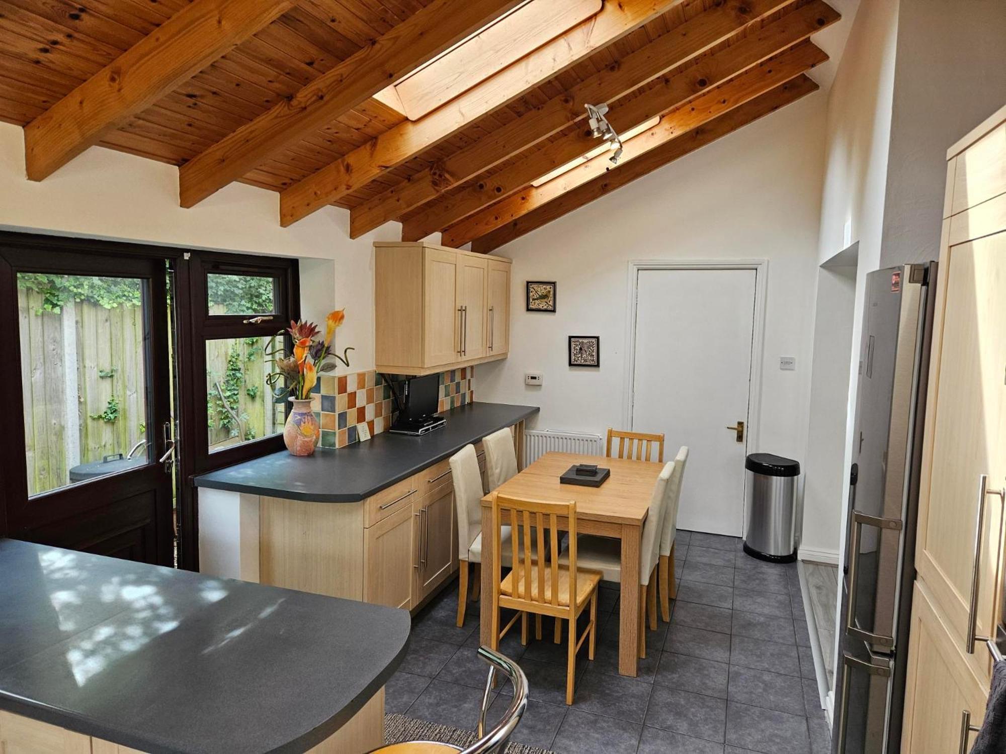 Redcot Gardens Stamford 4 Bed Contractor Familt Home With Parking Eksteriør billede